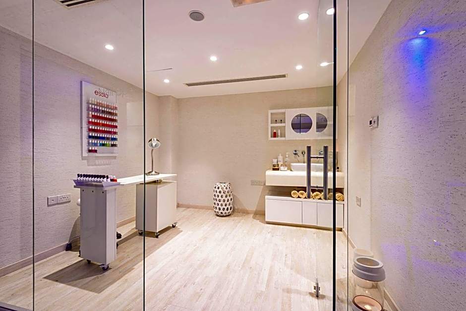 Melpo Antia Hotel & Suites