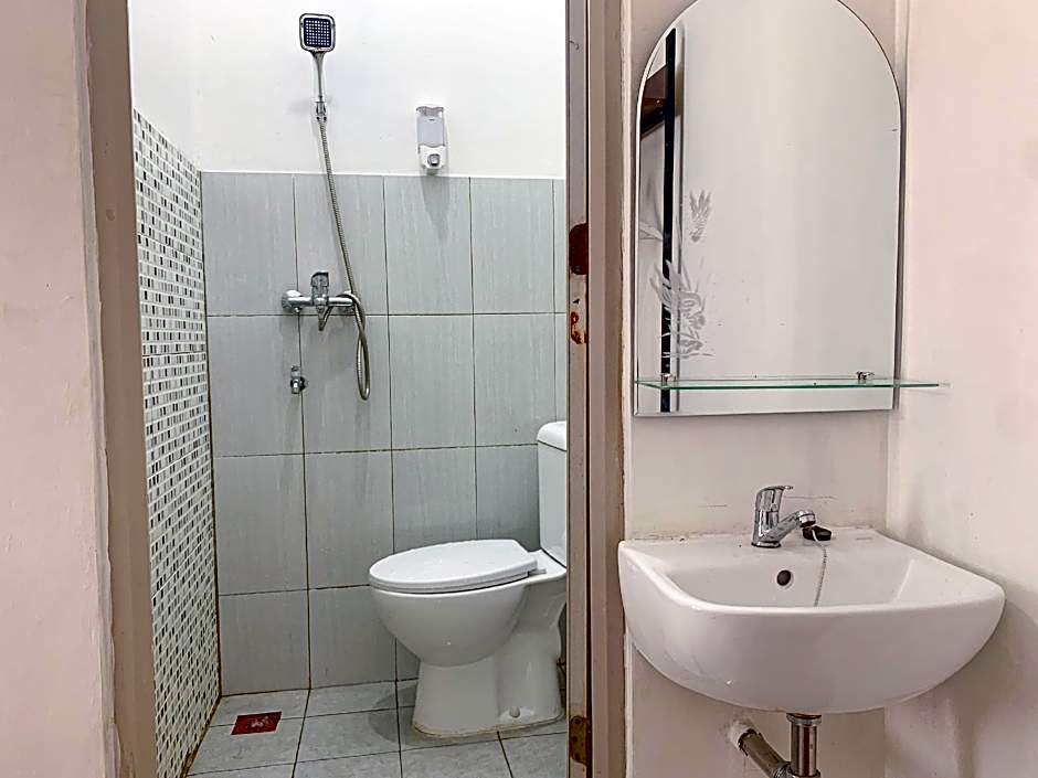 RedDoorz near FKIP UNTIRTA Serang