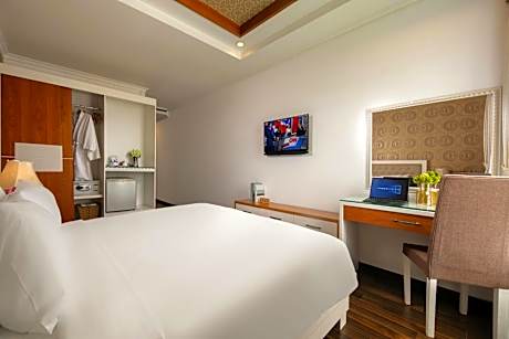 Deluxe Double Room with River View