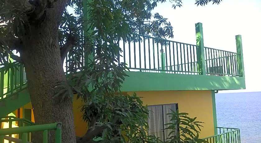 Meaco Royal Hotel Anilao