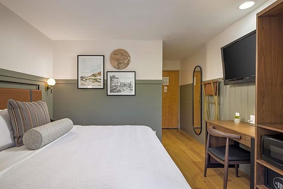 River Canyon Lodge