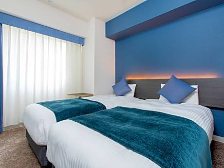 Adjoining Twin Rooms - Non-Smoking