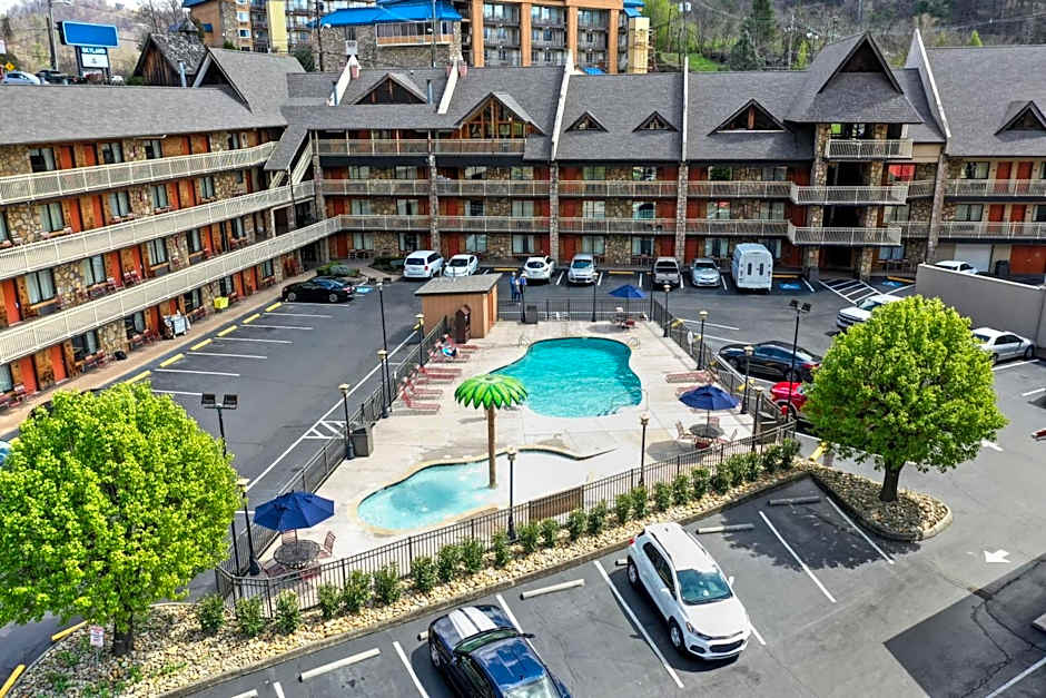 Crossroads Inn & Suites
