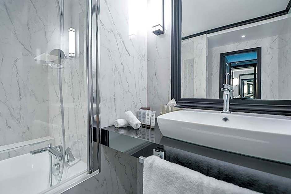 Maison Astor Paris Curio Collection by Hilton