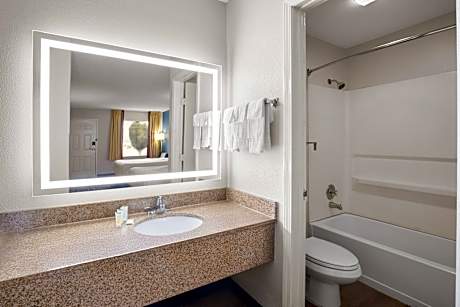 2 Queen Beds, Studio Suite, Non-Smoking