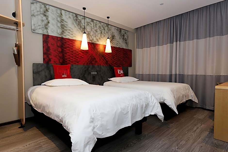 Ibis Taiyuan Qinxian Street Hotel