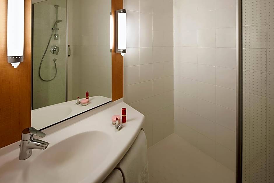 Ibis Barcelona Santa Coloma