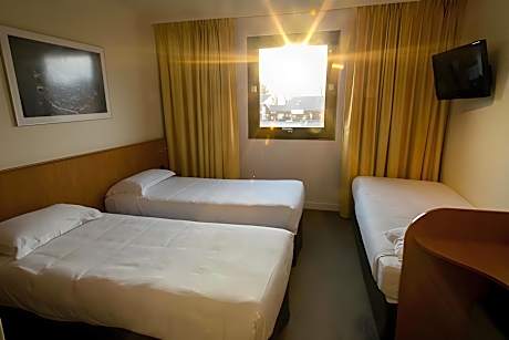 Triple Room - 3 Single Beds