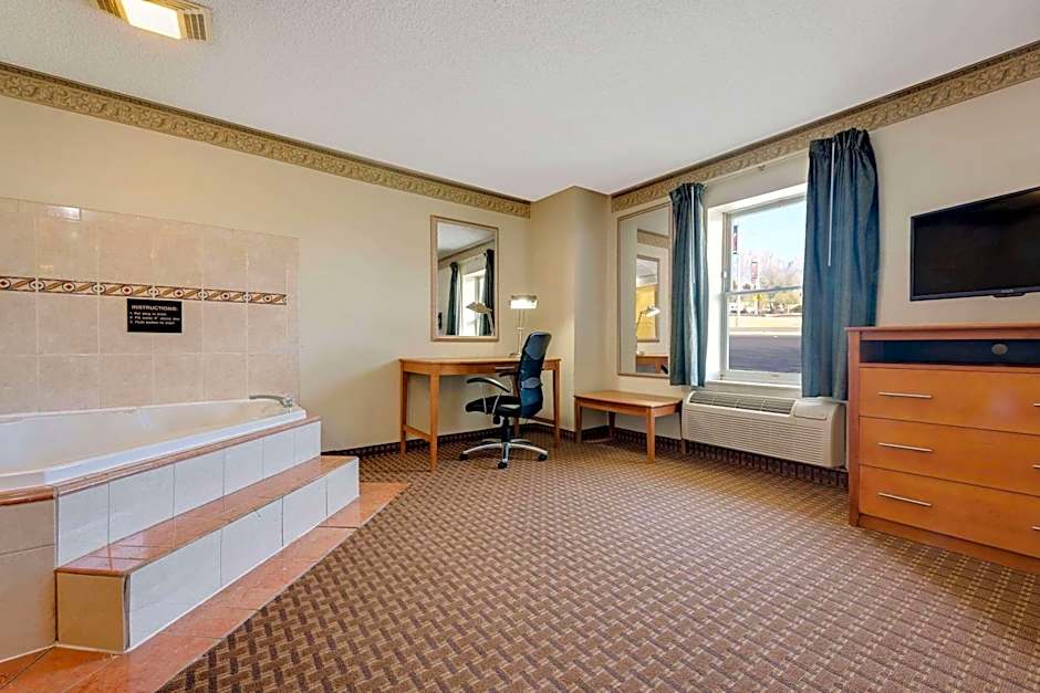 Super 8 by Wyndham Allentown