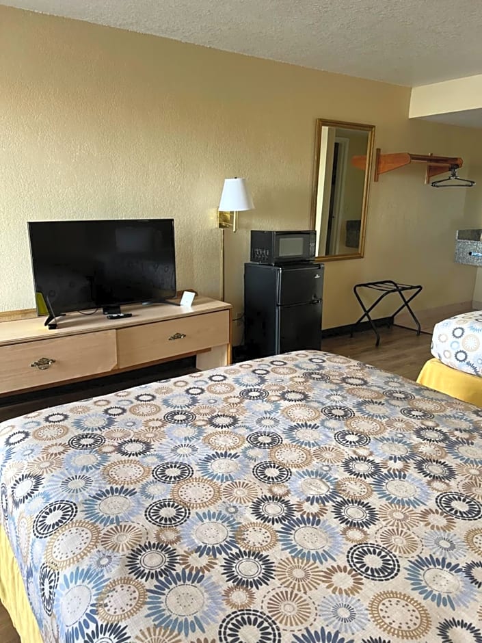 Hole Inn the Wall Hotel - Sunset Plaza - Fort Walton Beach