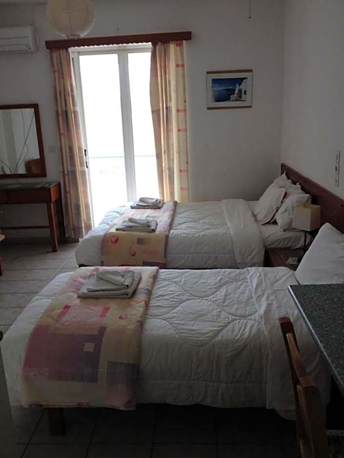 Gikas Apartments Triple Studio Sea View B7