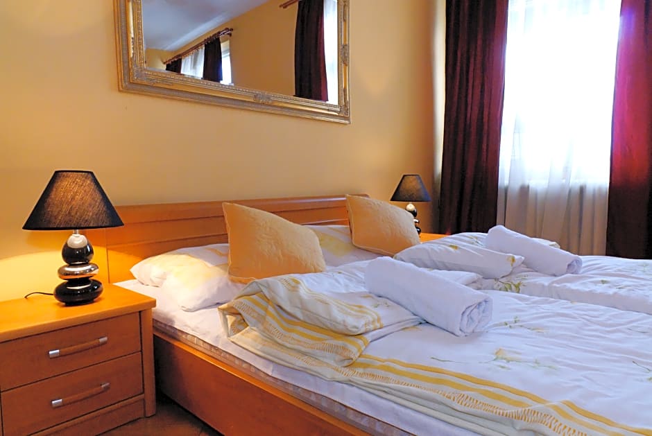 P&J Tourist Apartments