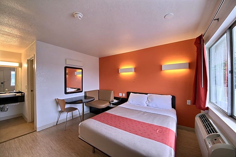 Motel 6-San Marcos, TX