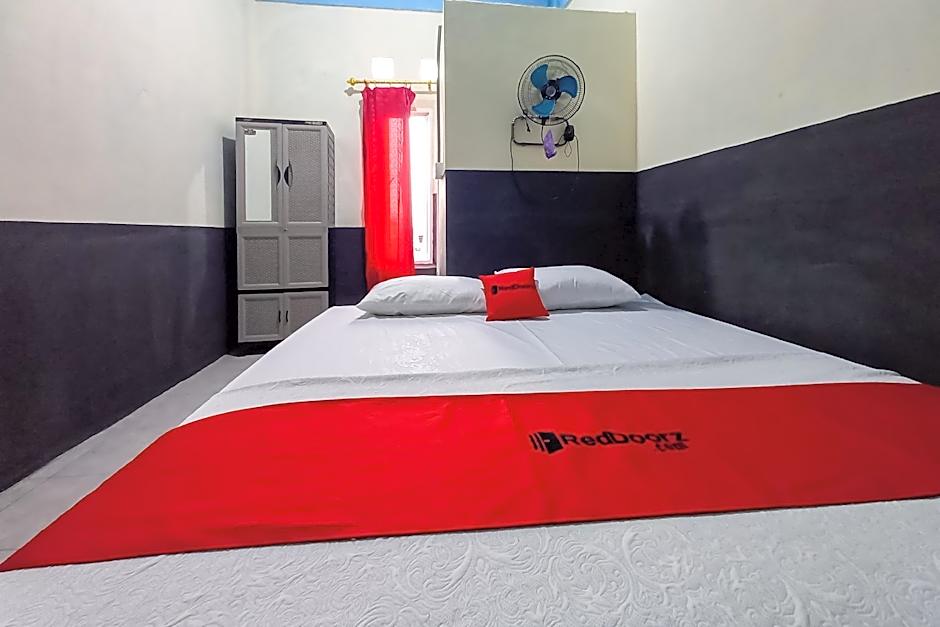 RedDoorz Syariah @ Penginapan Queen Sungai Penuh