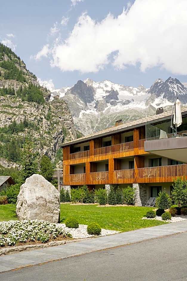 Grand Hotel Courmayeur Mont Blanc, by R Collection Hotels