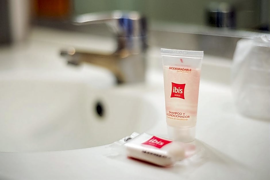 Ibis Makassar City Center Hotel