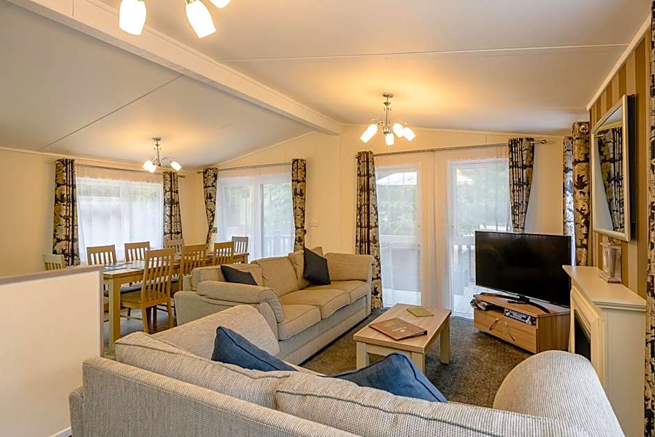 Woolverstone Marina and Lodge Park