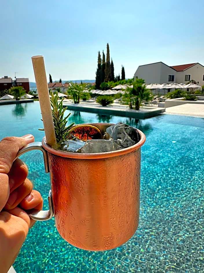 Molum Hotel & Residences