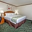Days Inn & Suites by Wyndham Warren