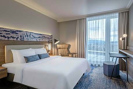 Presidential Suite, 1 Bedroom Suite, 1 King, Sofa Bed, Design Center View, High Floor