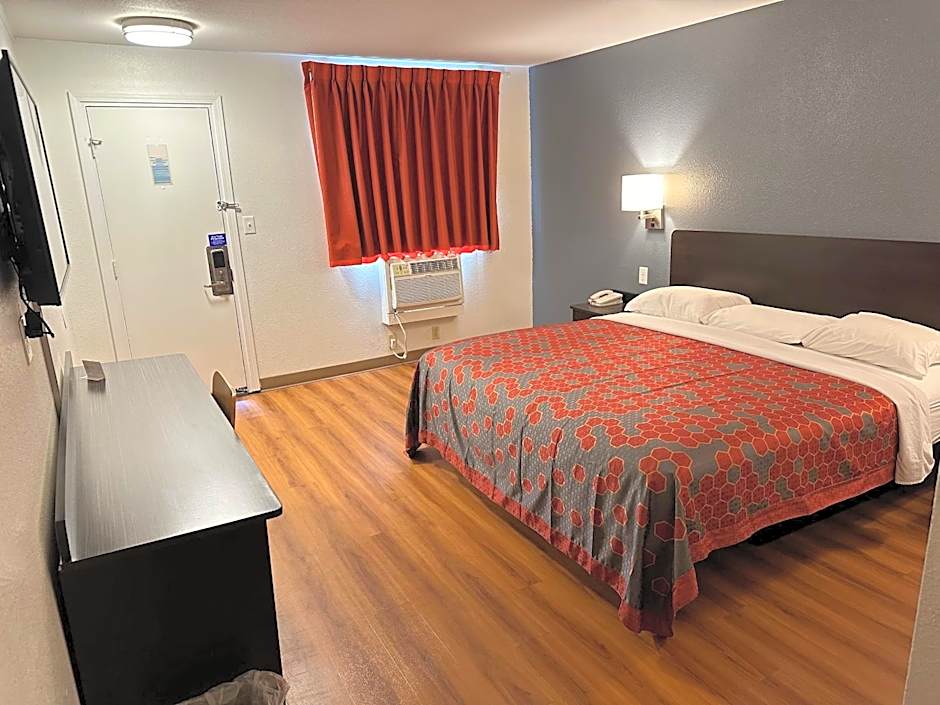 Motel 6 Sullivan MO