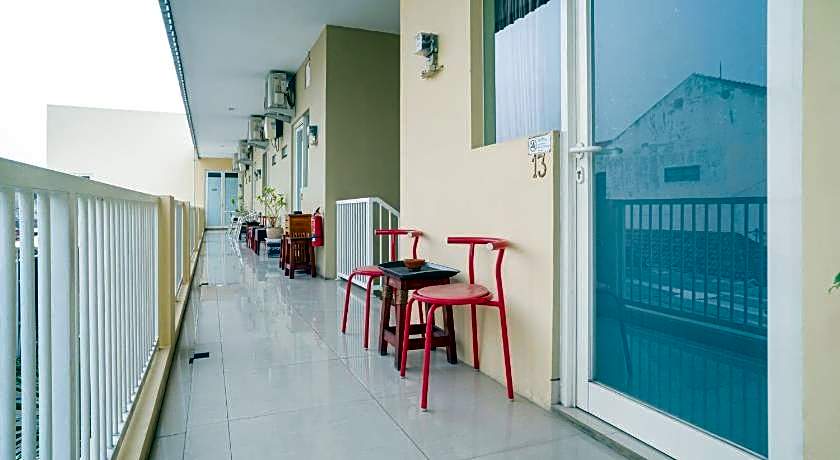 RedDoorz Syariah near Suncity Mall Sidoarjo