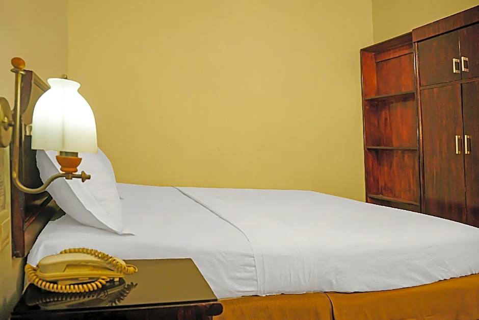 Collection O 92690 Hotel Limas