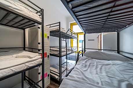 Single Bed in 12-Bed Mixed Dormitory Room