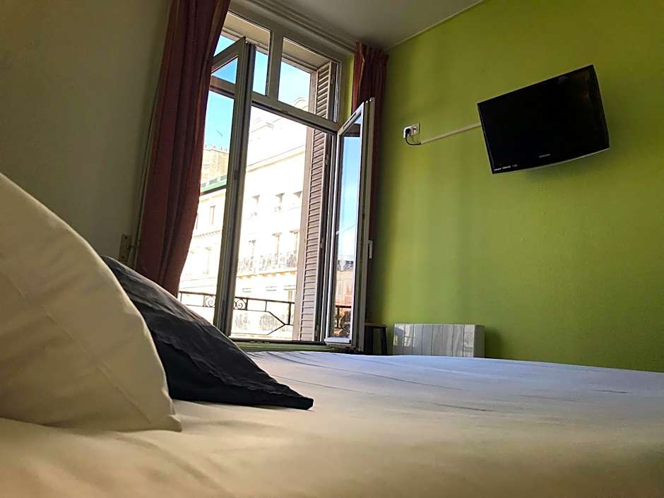 Brit Hotel Aux Sacres Reims Centre