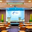 Holiday Inn Express Paris-Canal De La Villette By IHG