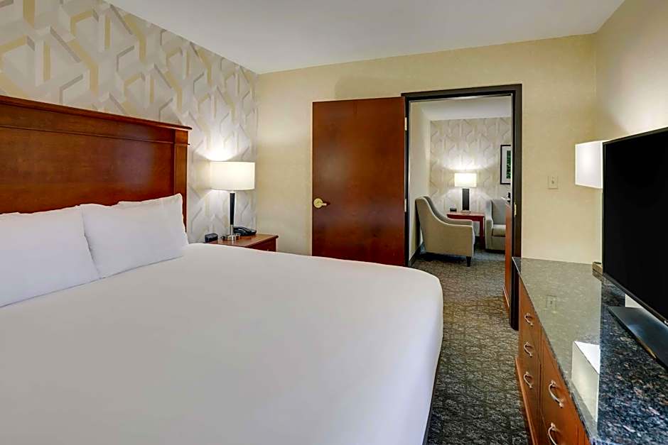 DRURY INN & SUITES CHARLOTTE UNIVERSITY PLACE