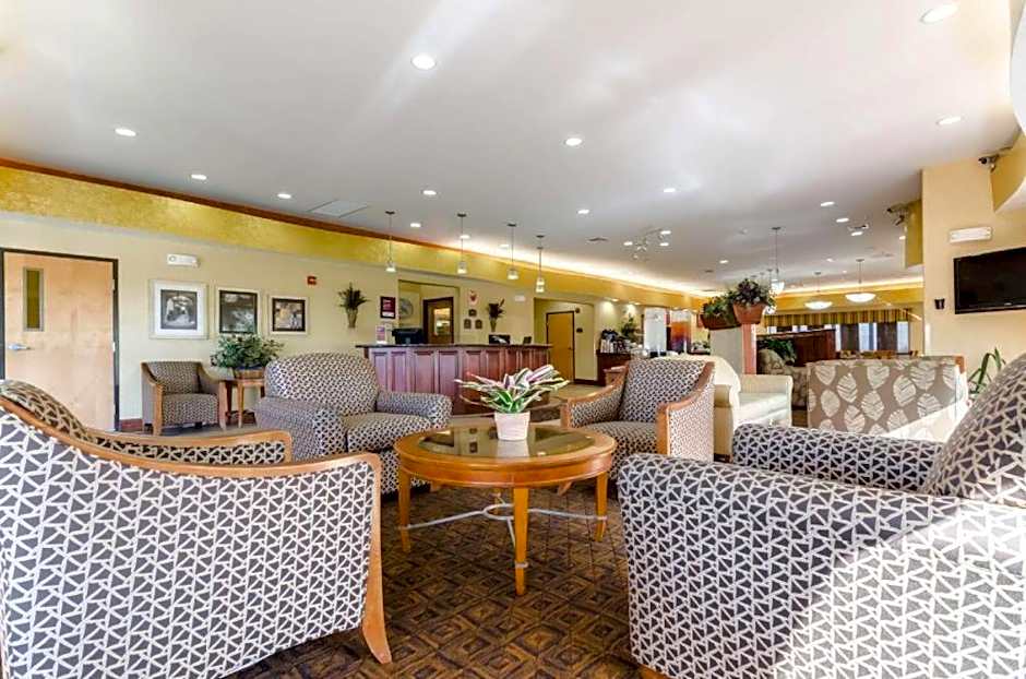 Comfort Suites Salina South