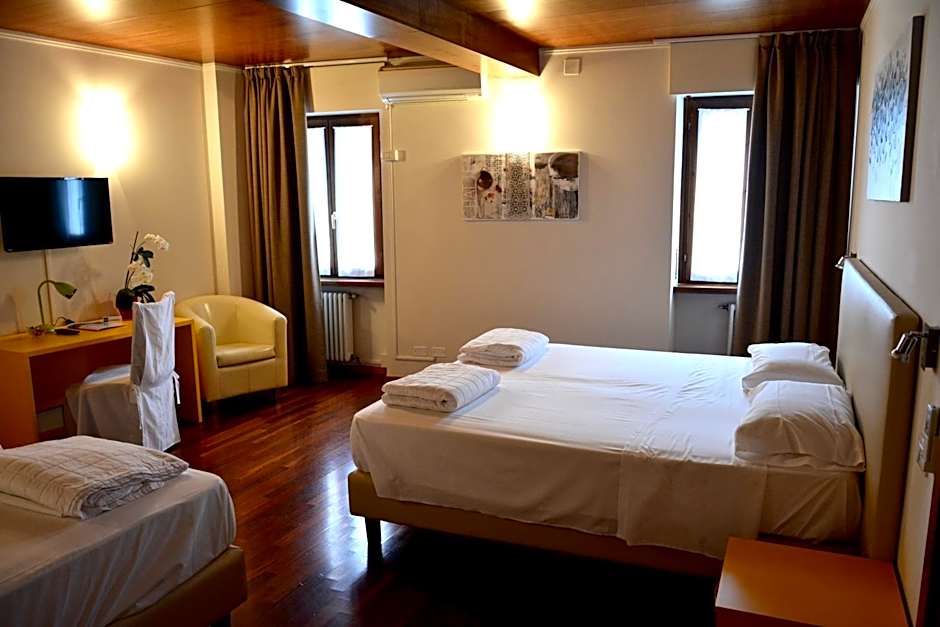 Photo 1 of 5 of Triple Room