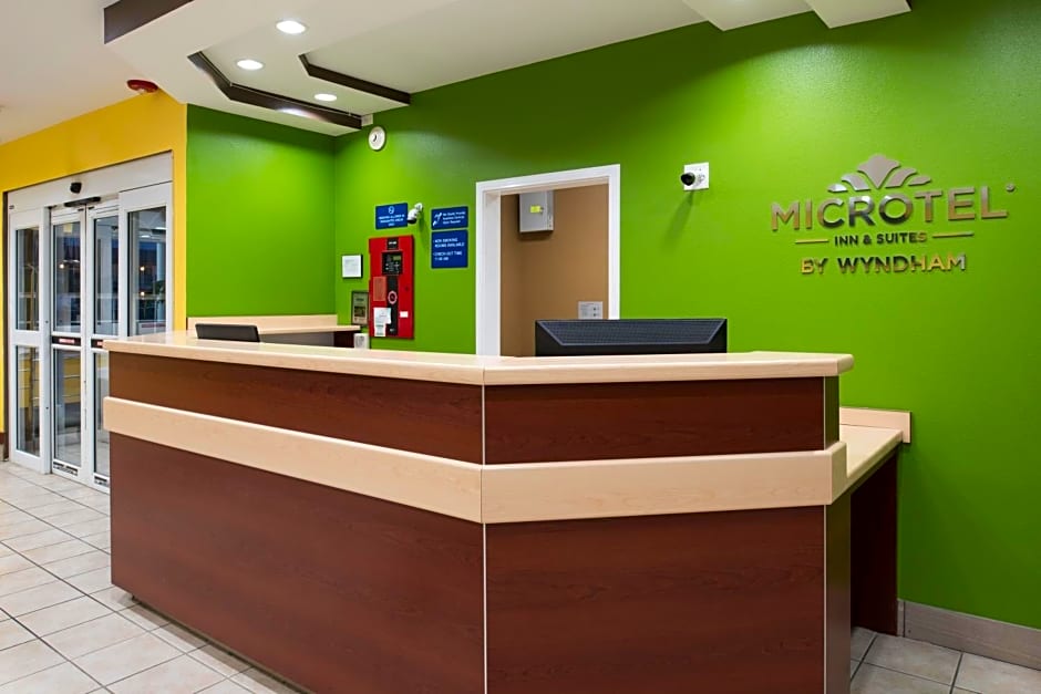Microtel Inn by Wyndham Rogers