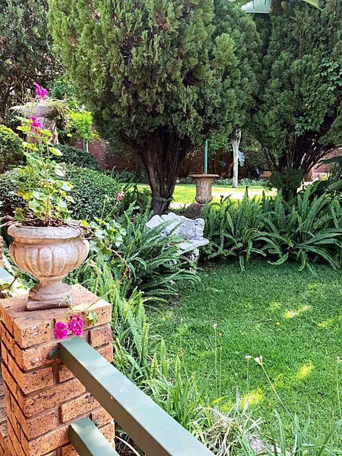 Amper Bo Guest House