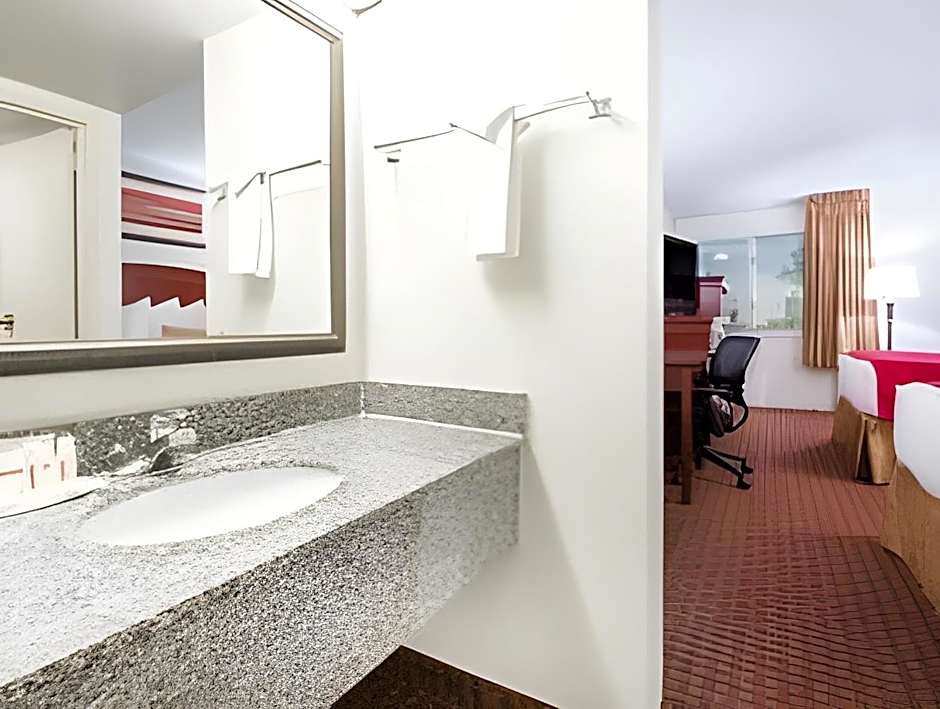 Ramada by Wyndham Enid