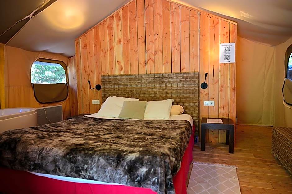 Prehistoric Lodge - Adult Only