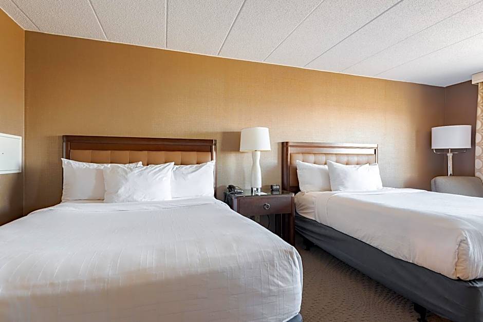 Wyndham Omaha/West Dodge