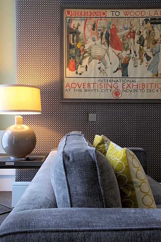 54 Queen's Gate Hotel