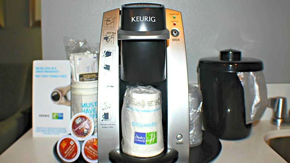 Holiday Inn Express & Suites Bonham By IHG