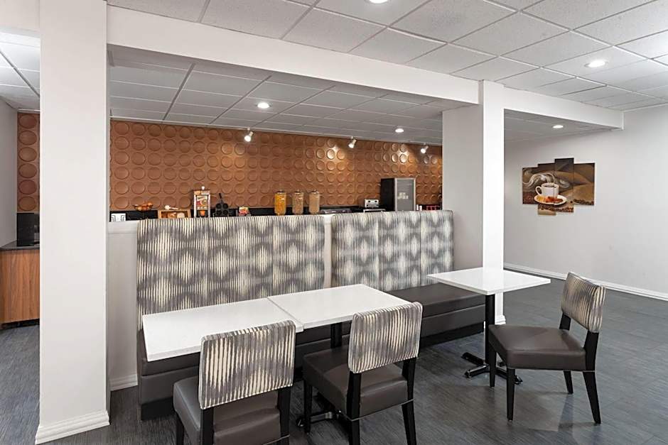 Wingate by Wyndham Sheboygan