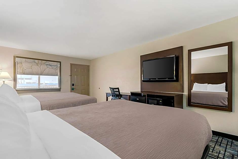 Quality Inn & Suites I-10 Near Fiesta Texas