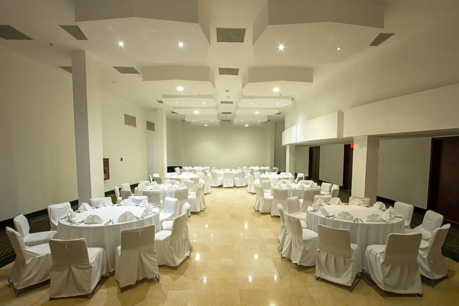 Holiday Inn Express Nuevo Laredo By IHG