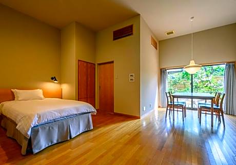 Twin Room with Private External Bathroom