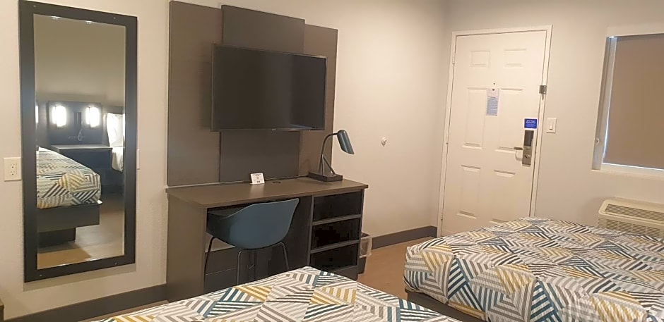 Motel 6-Bellflower, CA - Los Angeles