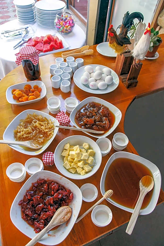 Dedeminn Garden Hotel