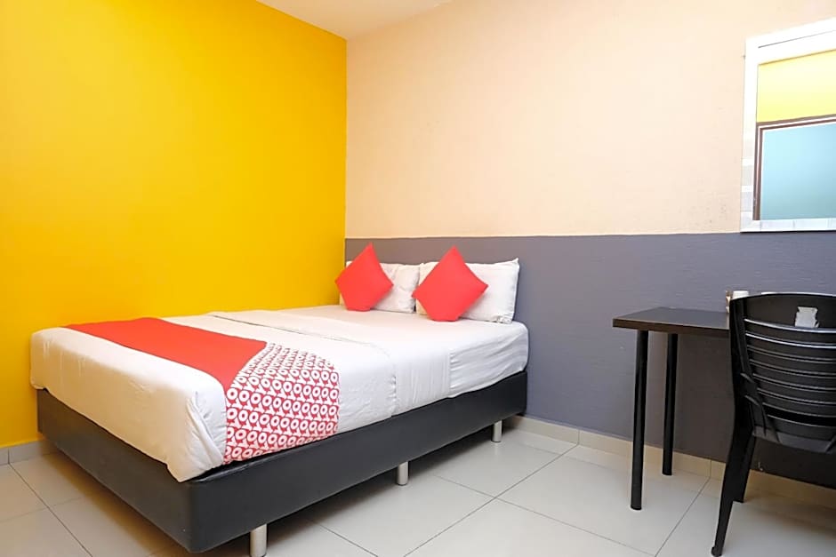 Hotel De' Tees, Masai Utama