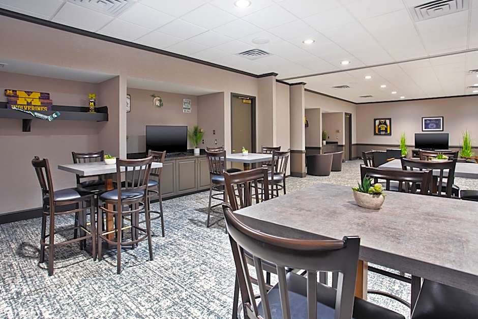 DoubleTree by Hilton Lansing