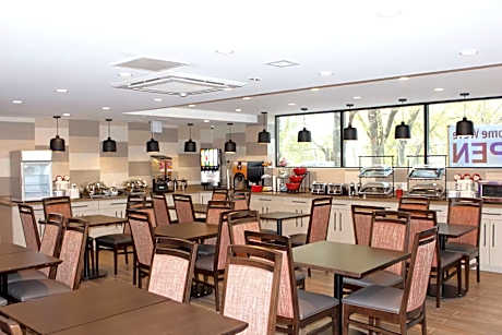 Ramada by Wyndham Bronx Terminal