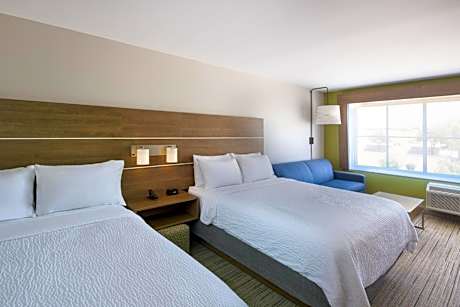 Queen Suite with Two Queen Beds - Communications Accessible